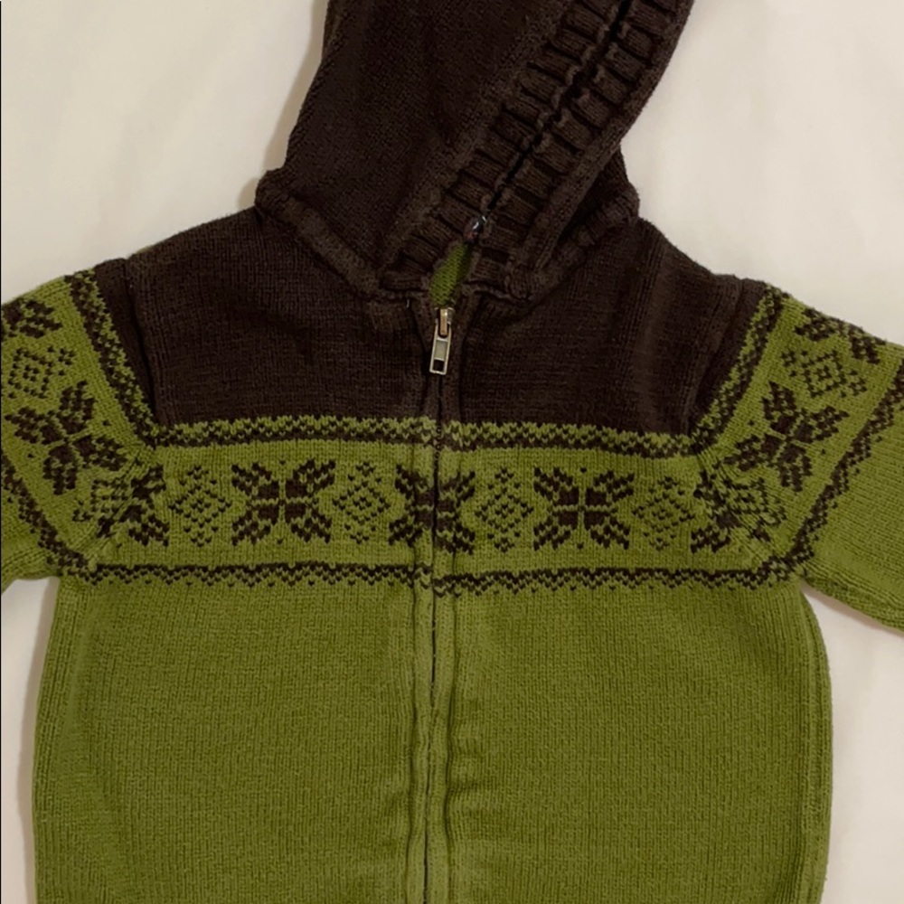 2 Sweaters - Picture 6 of 11